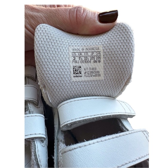 Pre-loved Adidas Superstar children shoes - Picture 9 of 10